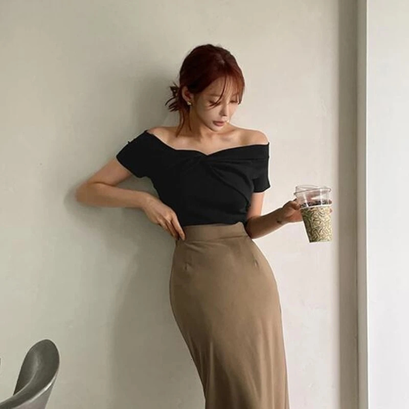 Off Shoulder Sexy Shirt Women T-Shirt Short Sleeve Korean Style Slim Basic Elasticity Top Womens Cropped T Shirt Femme 250517