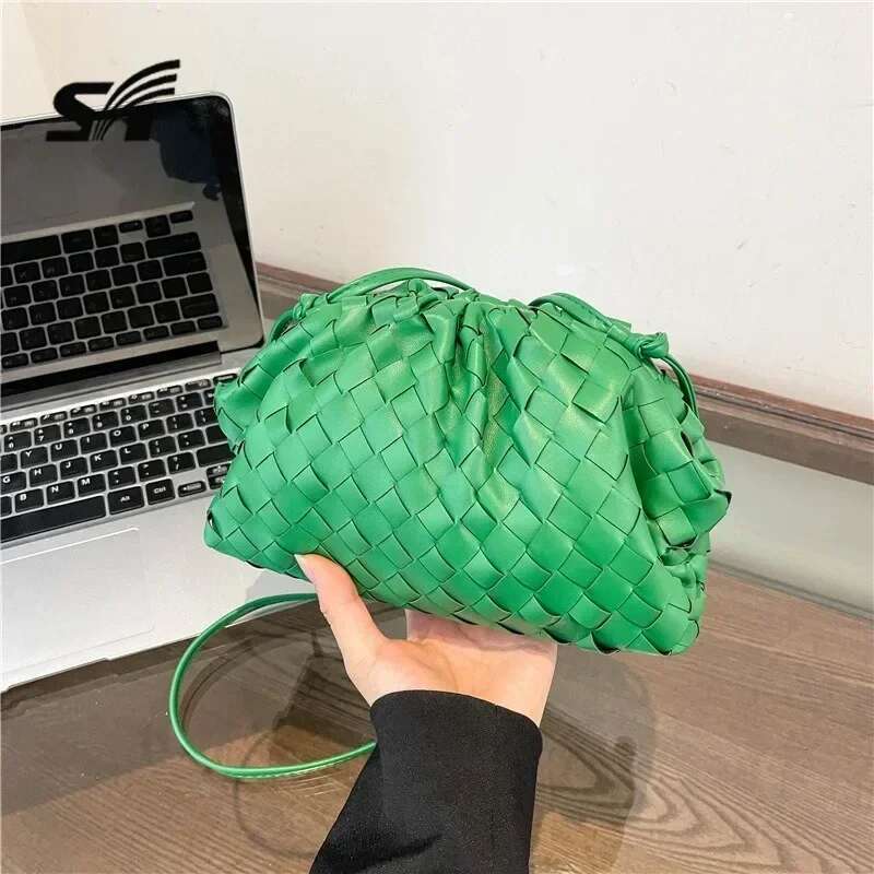 New Cloud Summer Versatile High-end Sense Niche Shoulder Messenger Temperament Woven Women's Bag Handbags