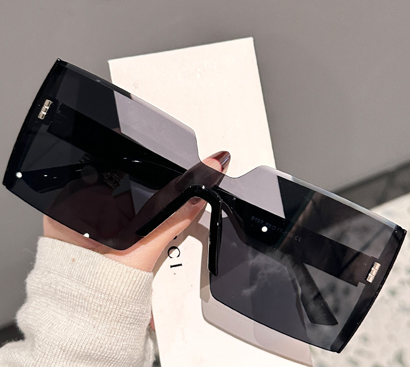 Free shipping designer sunglasses 2025 new fashion, high-end texture luxurious square sunglasses for womens mens