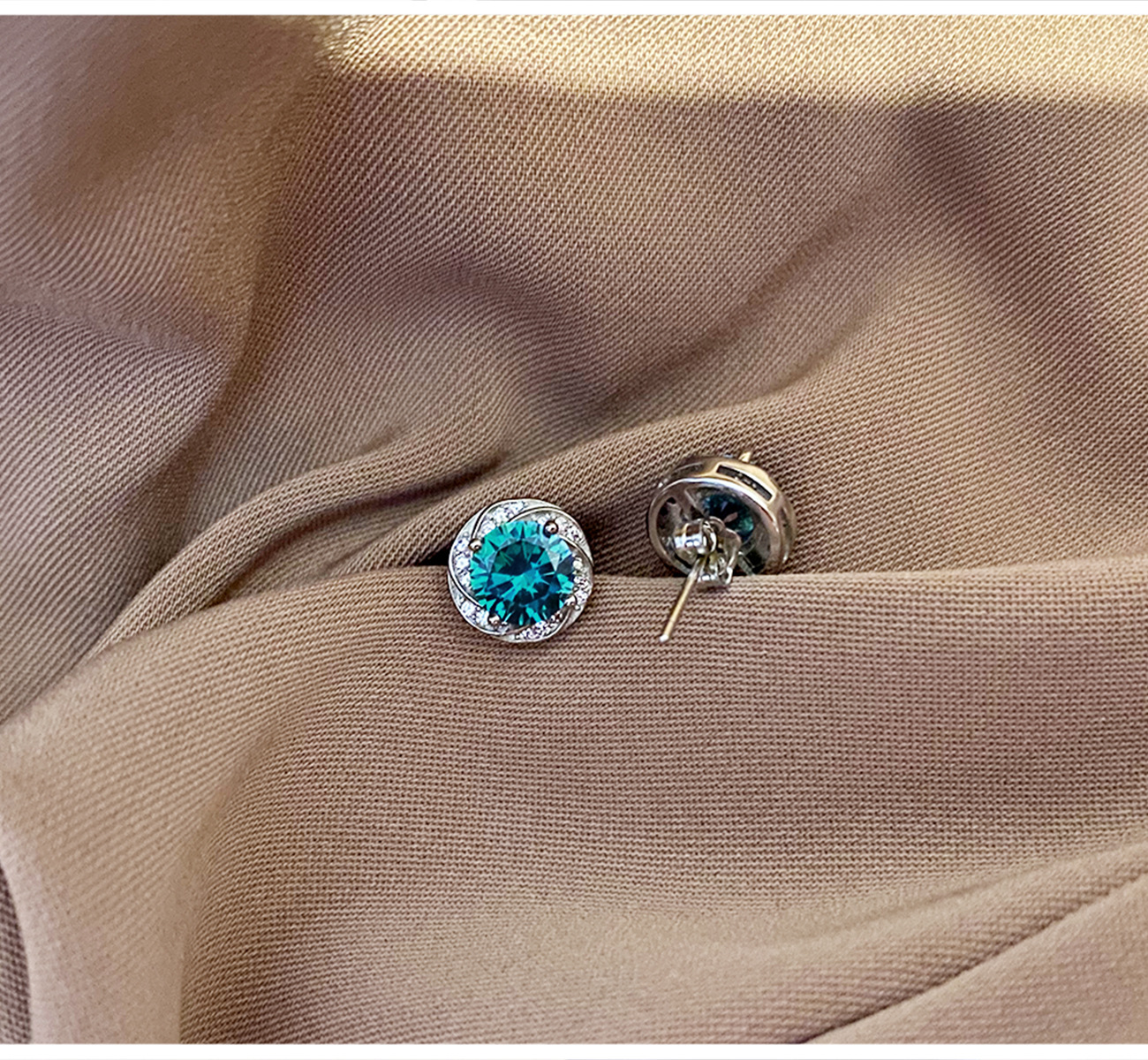 2025 Handamde 1CT Round Cut Blue Green Lab Mossainte Diamond Luxury Jewelry Real 925 Sterling Silver Women Fashion Party Wedding Flower Stud Earring G