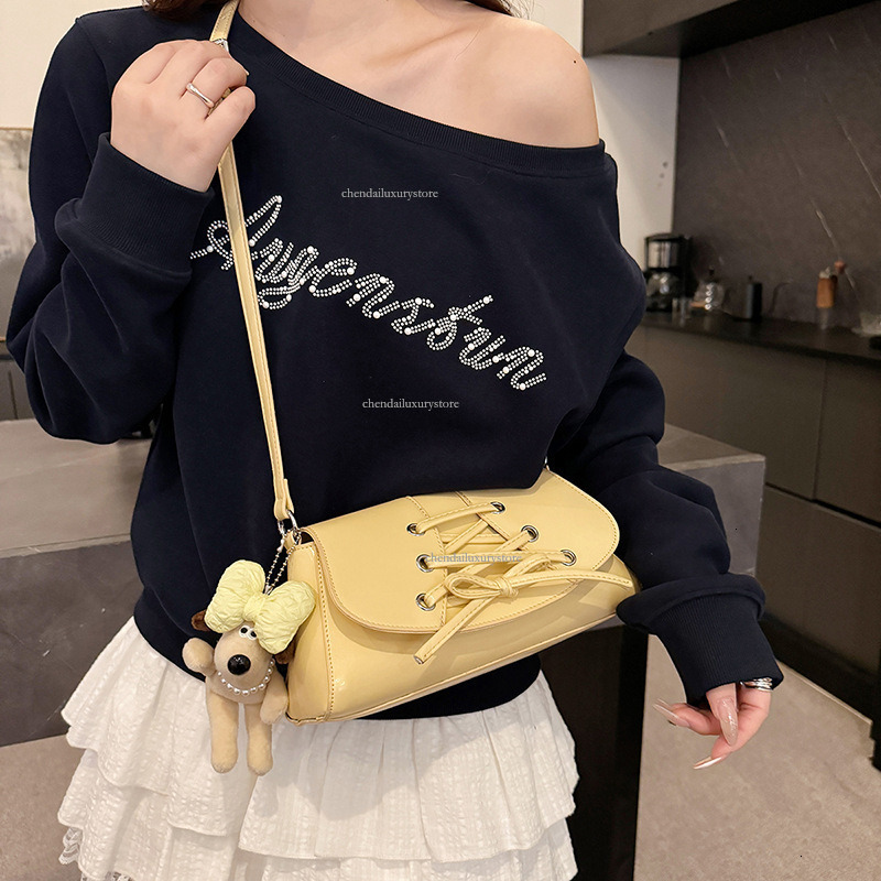 Free Delivery Designer Bag Women's Fashionable Shoulder Bag High-end Bow Crossbody Bag Korean Version Instagram Trendy Versatile Handbag Shopping