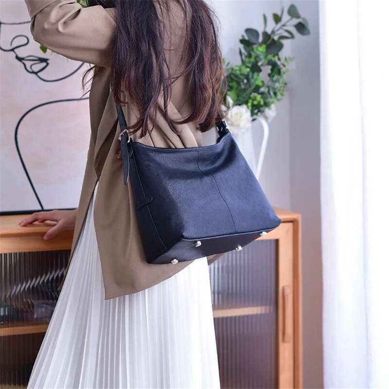 Fashion Vintage Designer Handmade Genuine Women's Shoulder Bag Outdoor Daily Travel Simple Cow Leather Underarm Bag.