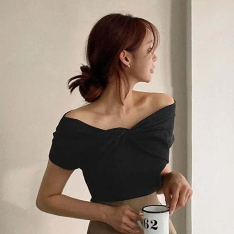 Off Shoulder Sexy Shirt Women T-Shirt Short Sleeve Korean Style Slim Basic Elasticity Top Womens Cropped T Shirt Femme 250517