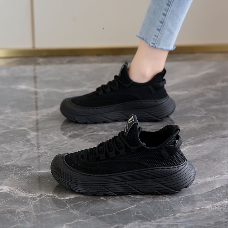 Sporting women's new running fly woven coconut shoes, designed by fashionable, non slip, lightweight, breathable tennis shoes