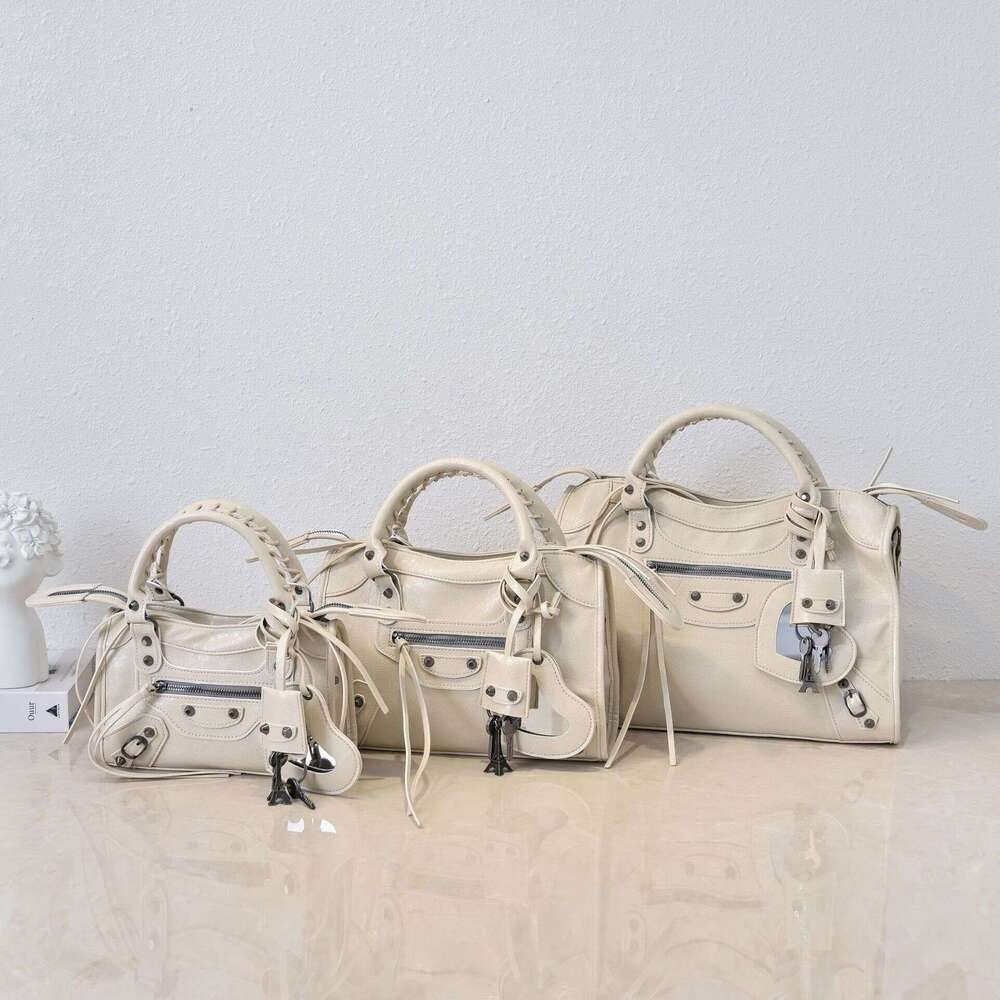 New oil leather fabric high end classic Le City motorcycle bag medium sized hand held crossbody