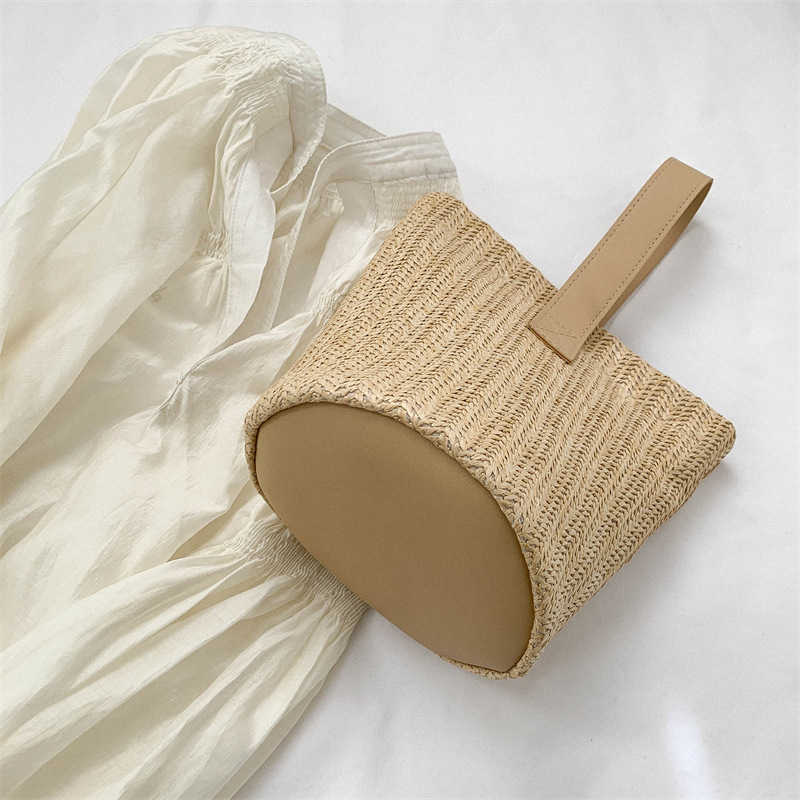 Summer Small Bag Women New Girl Grass Woven Bucket Bag Vacation Beach Bag Woven Handheld Bento Bag