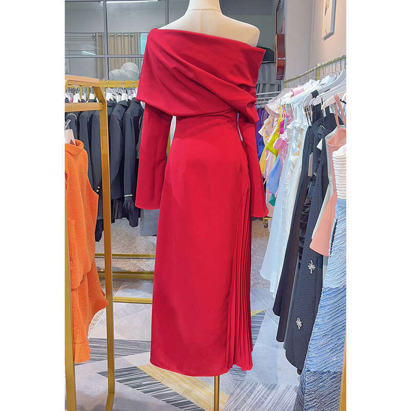 Maxi Dress Red Mature Sloping Neck Women S Autumn New Style Stacked Trumpet Sleeves Pleated Slit Dress Formai Dress