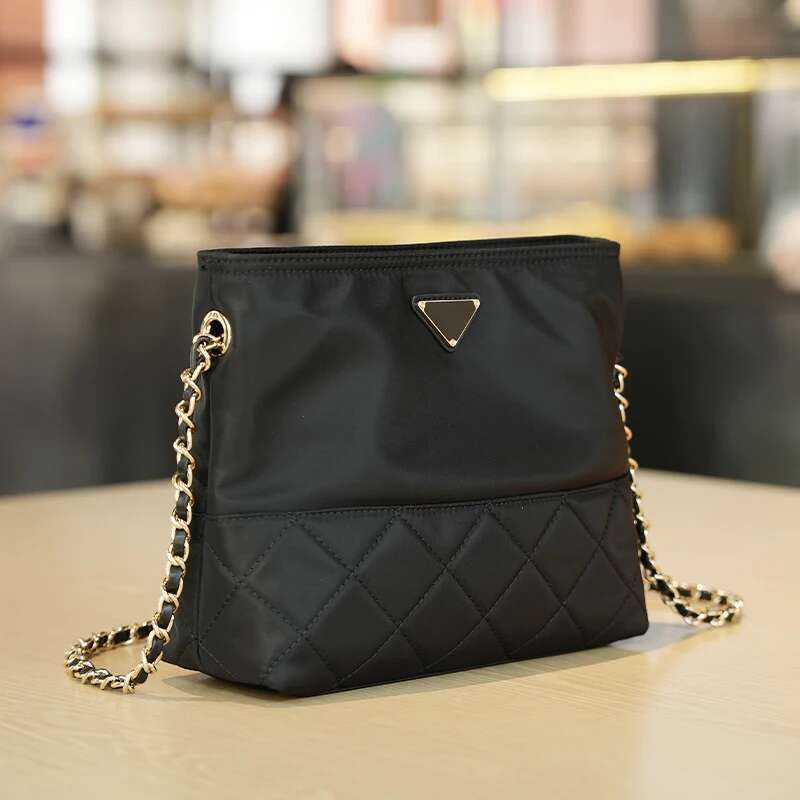 Galan Dai Women's Black Gold Parachute Cloth Bucket Shoulder Chain High-End Bag Small Fragrant Style Crossbody Quilted