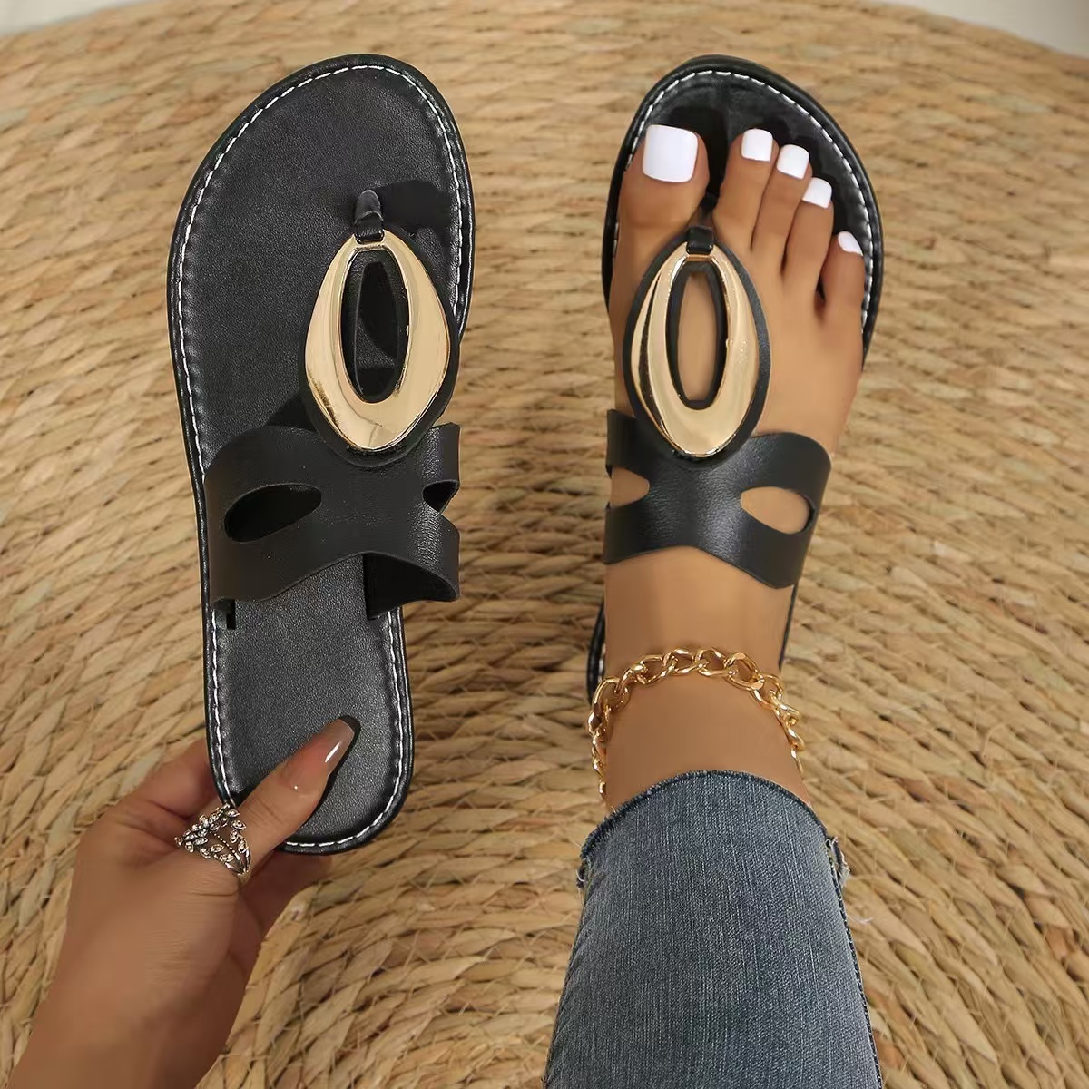 New 2024 Fashion Flat Slippers Summer Sandals Solid Color Large Size Women's Shoes Flip ps 9d1d