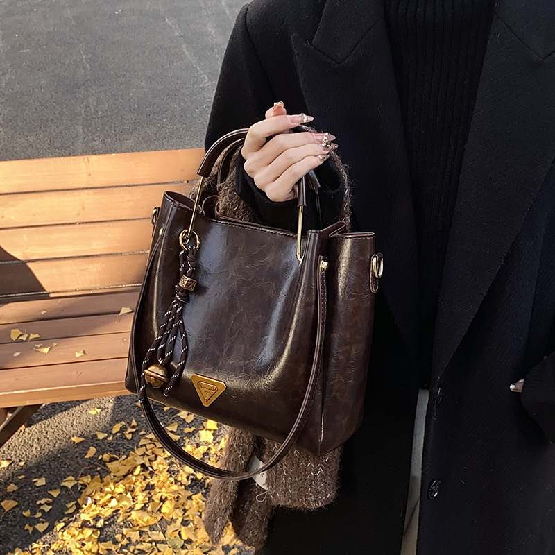 Free Shipping 2025 Women's Vintage Luxury Tote Bag | Spacious PU Leather Shoulder & Crossbody Handbag | Trendy Designer Purse