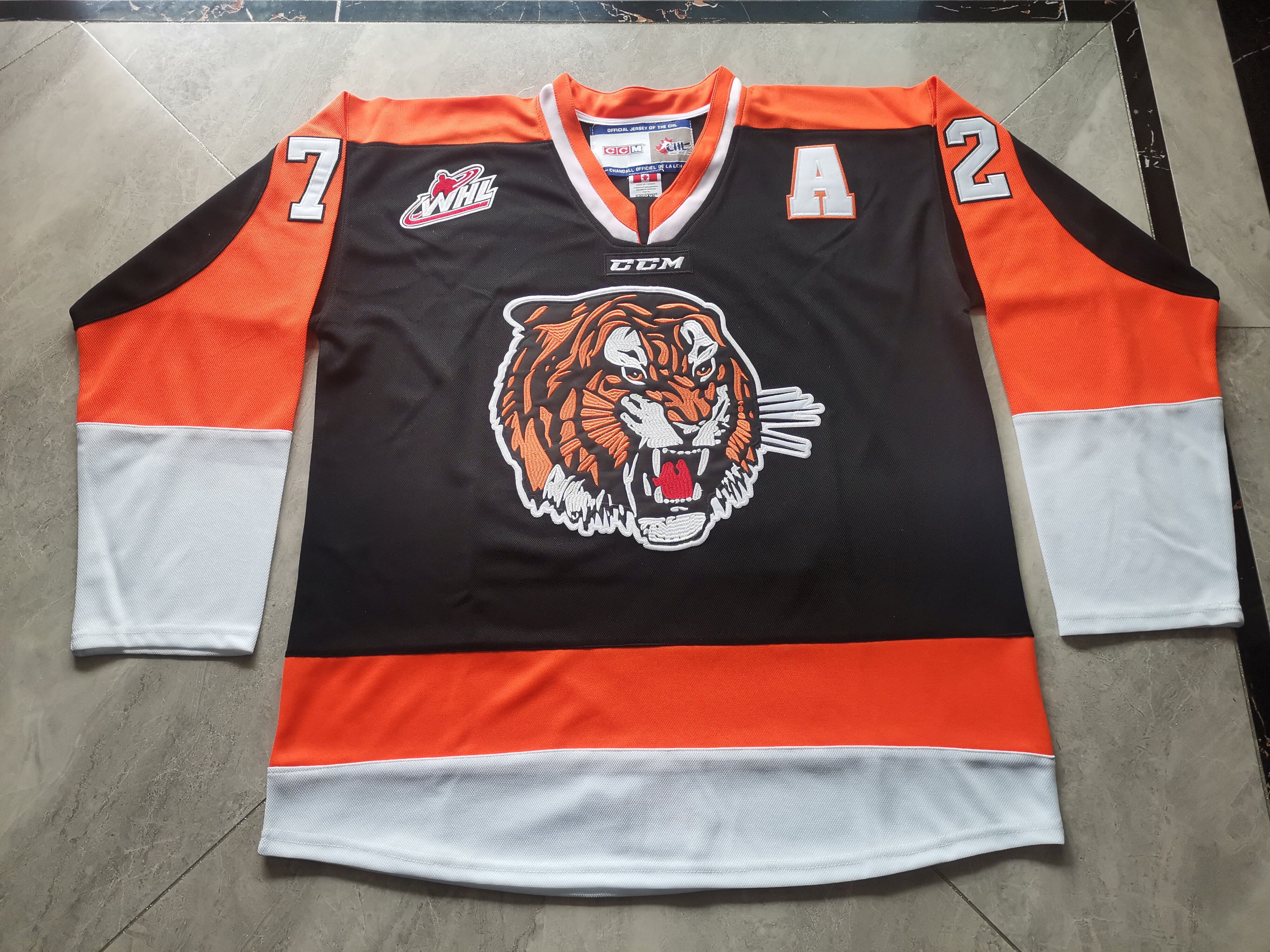 Vin8 Hockey jerseys Physical photos Medicine Hat tigers Gavin Mckenna with A patch Men Youth Women High School Size S-6XL or any name and number jersey