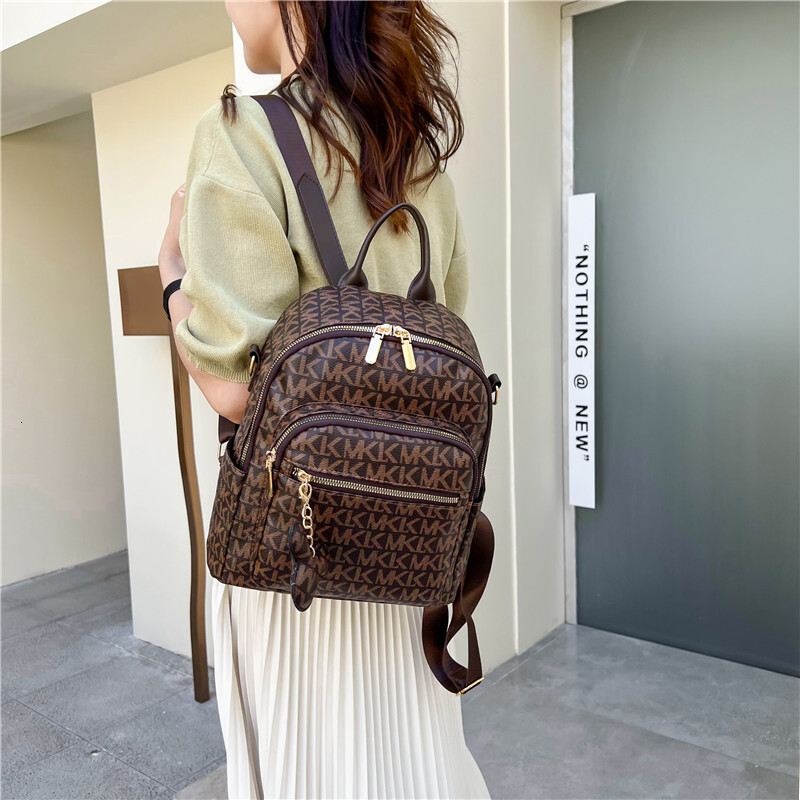 25S NEW Designer Backpack Women S New High End Feel Bag Women S Fashionable Versatile Casual Simple Backpack Outdoor Storage Bag