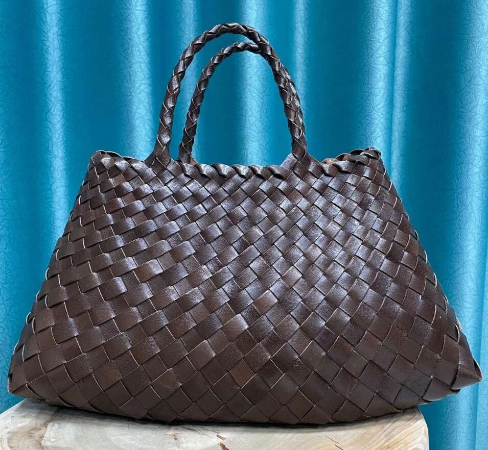 New Knitted Baotou Layer Cowhide Handmade Vegetable Basket Genuine Leather Women's Bag With Interior Slot Pocket