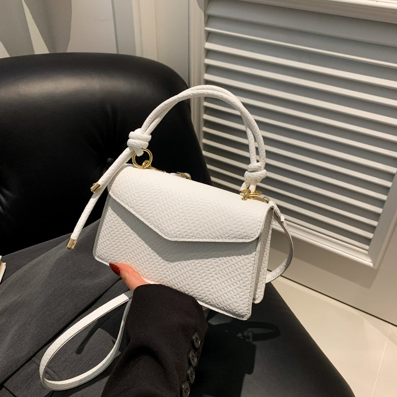 Free Delivery Designer Bag End Korean Style Hand For Women In 2025 New And Fashionable Niche Design Versatile Shoulder Textured Crossbody Trendy Luxur