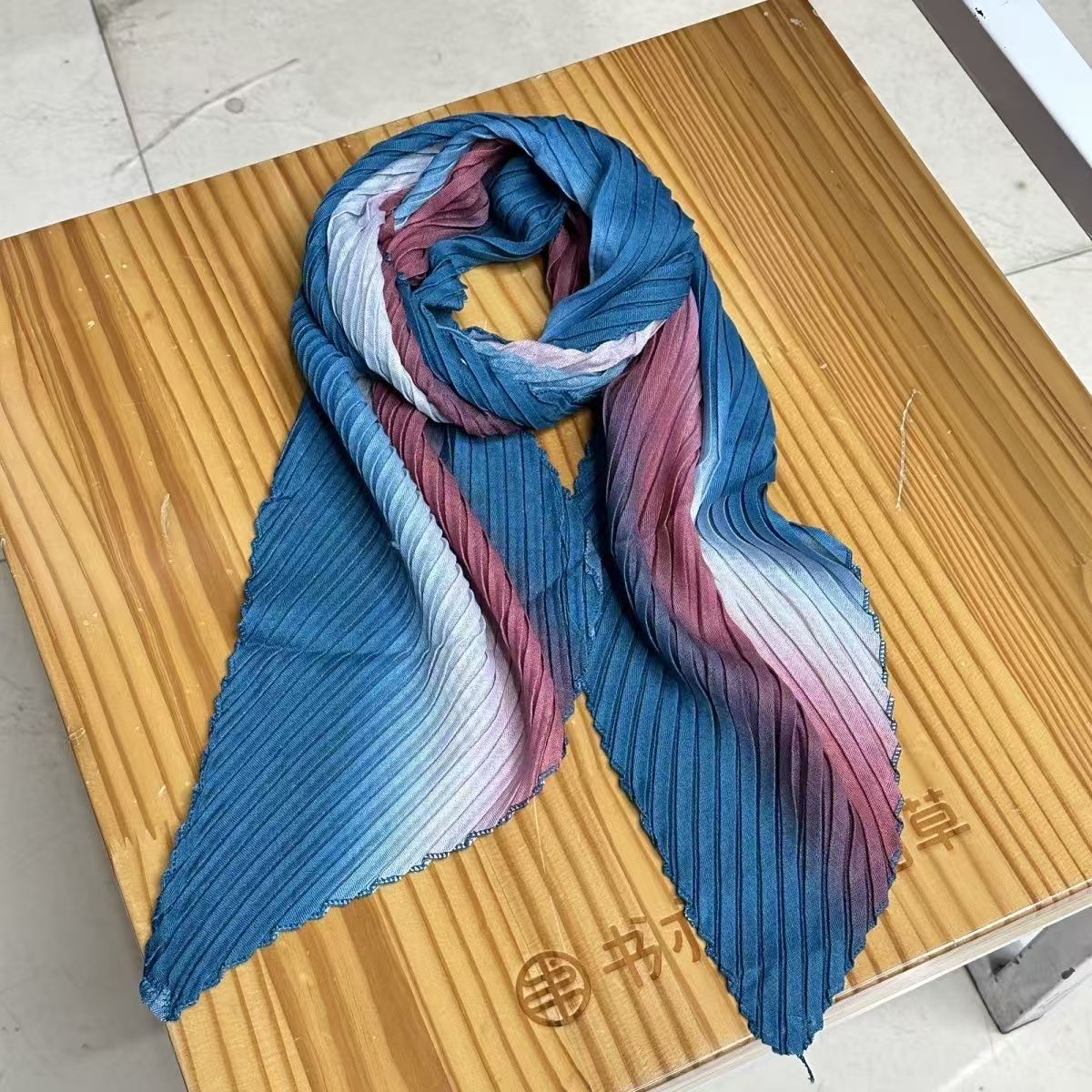 T750 Korean version of the gradient pleated silk scarf square scarf thin solid color spring and autumn new style hairband fashion versatile scarf shaw