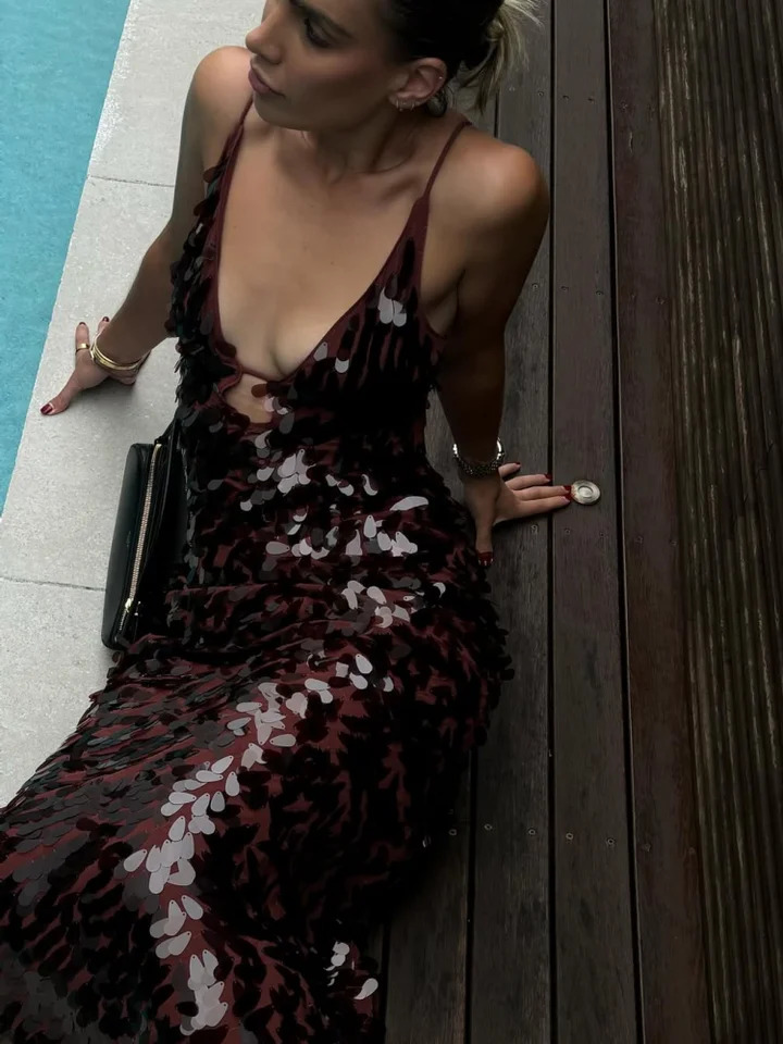 Deep V Droplet Sequin Halter Dress Hollow Out Sexy Suspender Gown Robes Slim Fit Camisole Wrap Hip Long Dresses Womens Clothing 250517