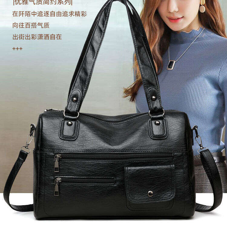 New bag for autumn and winter 2025 large capacity A4 handbag fashionable temperament tote style stylish shoulder bag high aesthetic value