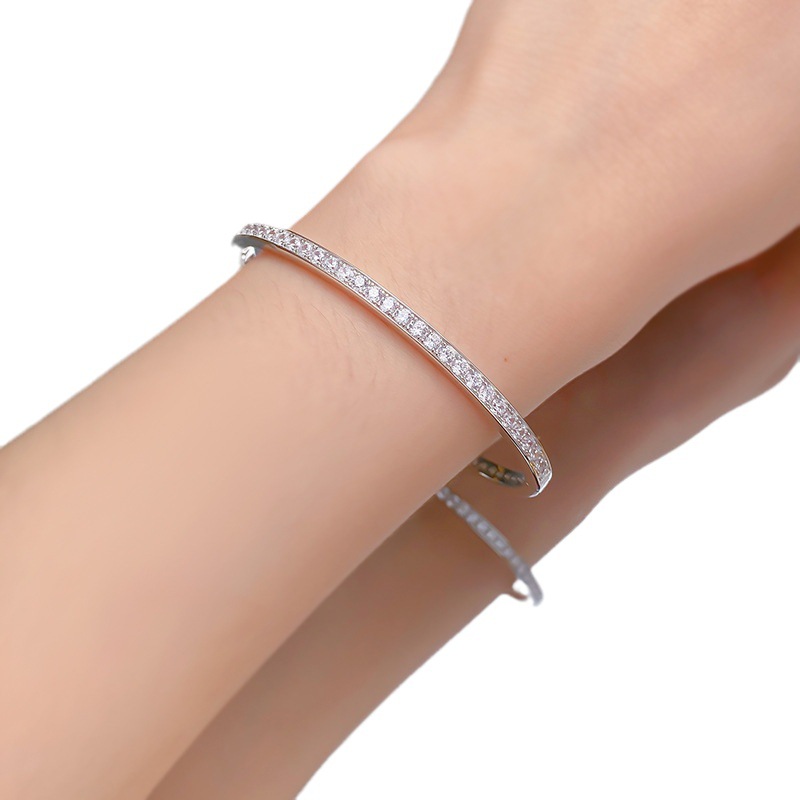 925 Sterling Silver White Gold Plated Half-Diamond Bangle for Women Slim Bracelet Delicate Single-Row Zirconia Sparkling Stylish Versatile Accessory