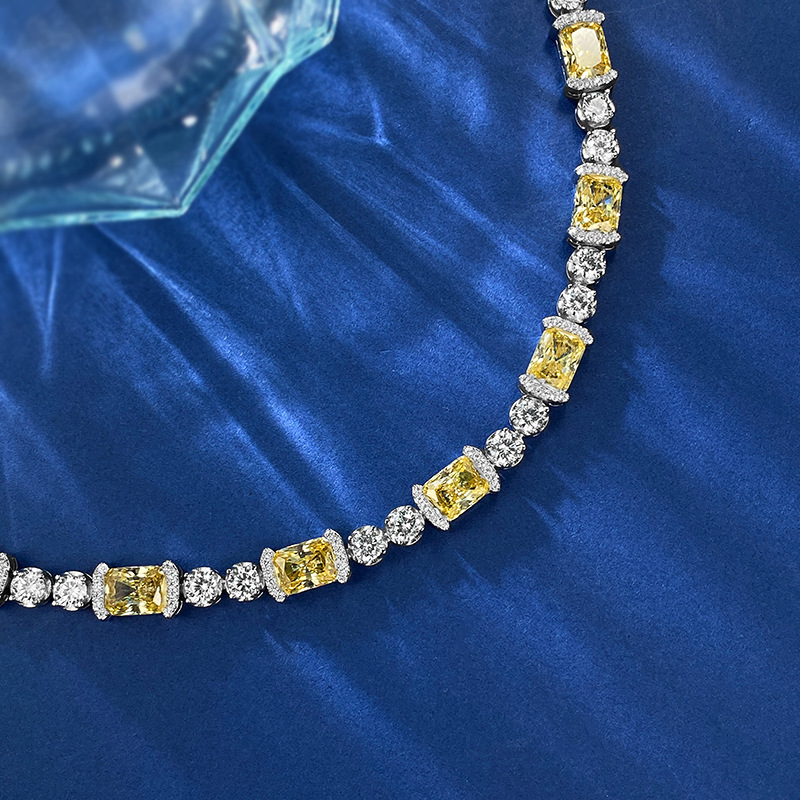 Sleek Designer's Choice: Shimmering S925 Yellow Diamondband Necklace Featuring Sparkling Cubics