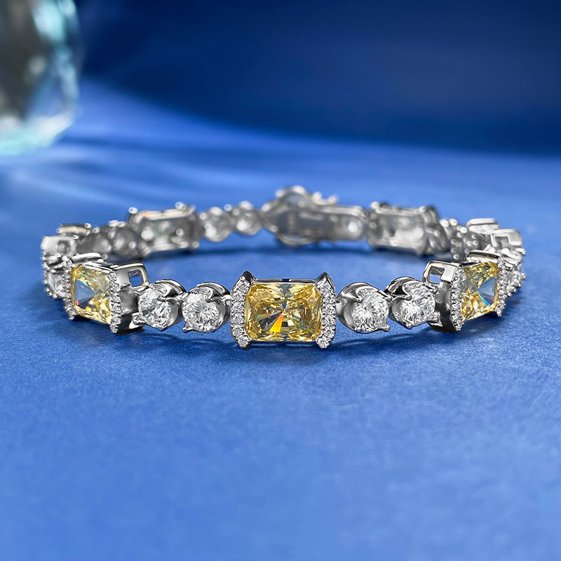 Sleek Designer's Choice: Shimmering S925 Yellow Diamondband Necklace Featuring Sparkling Cubics