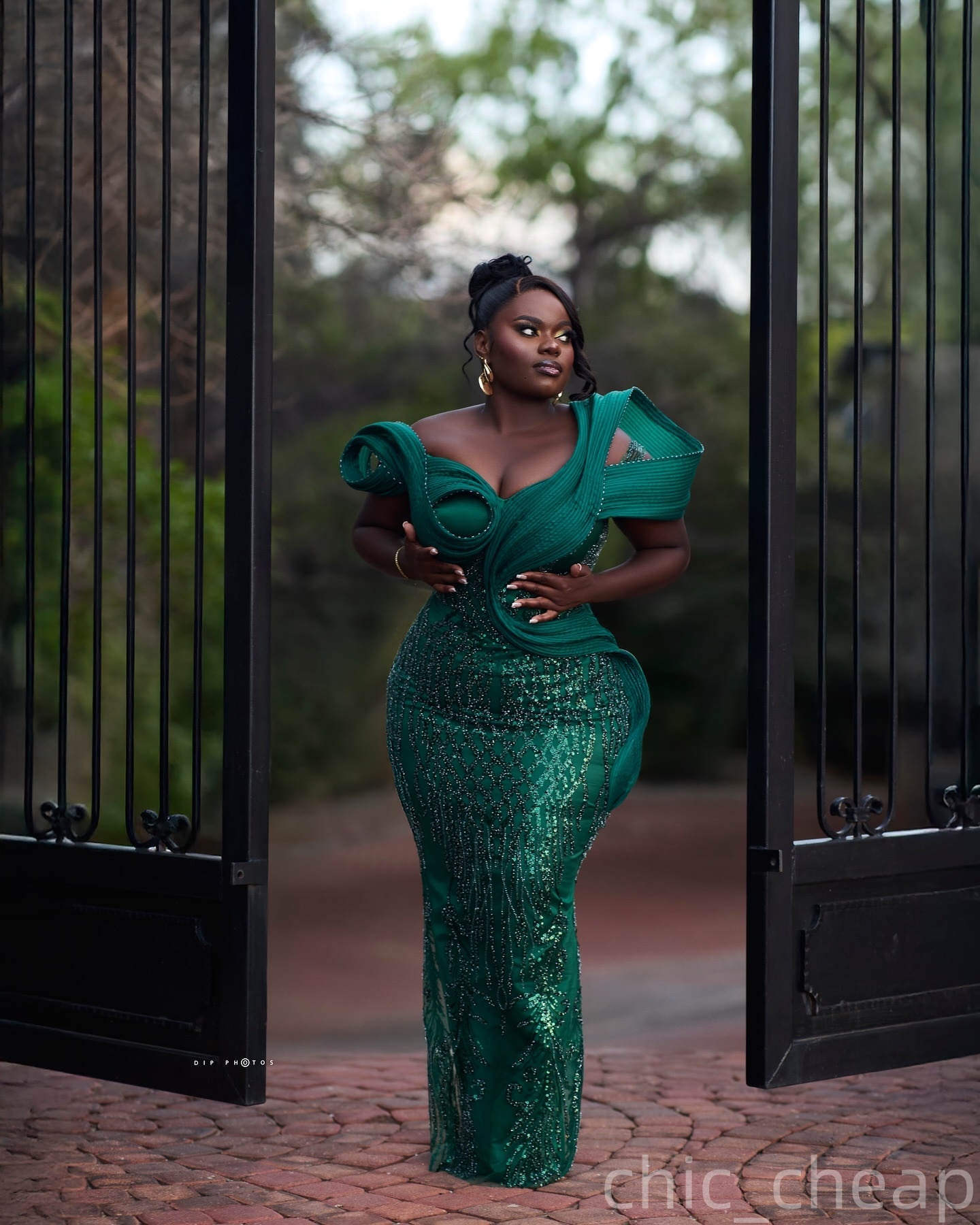 Sheath Dark Green Plus Size Prom Dresses 2025 Beaded Sequined Sheer Neck Evening Formal Party Second Birthday Engagement Gowns Dress For Special Occas