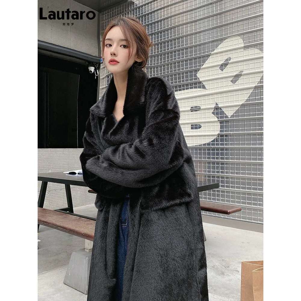 Lautaro Autumn Winter Long Loose Casual White Black Soft Thick Warm Faux Mink Fur Coat Women Fluffy Furry Overcoat 2023
