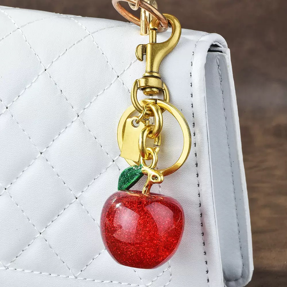 Luxury Cherry Keychain designer keychain accessories bag cherry charm chain designer keychain jewelry handbags womens exquisite charm keyring