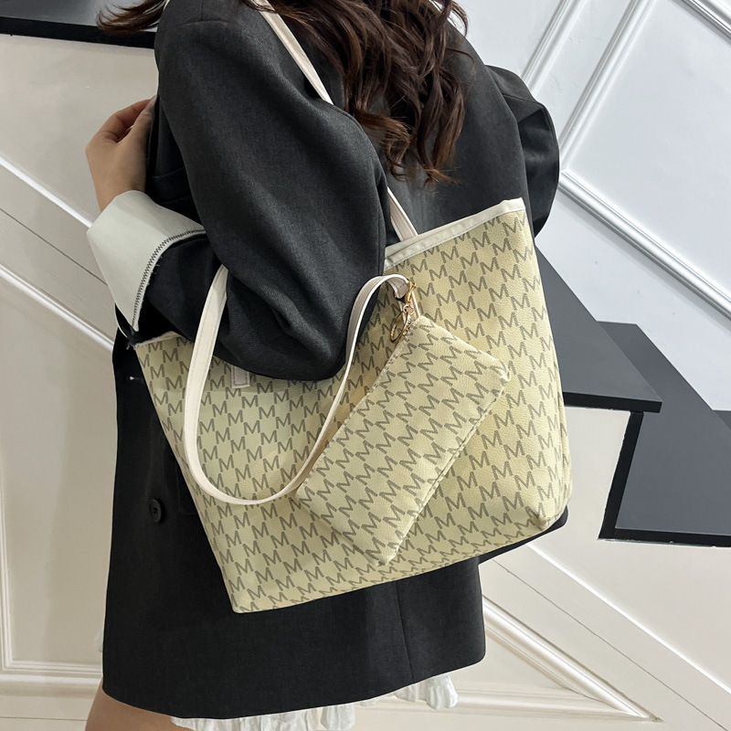 2025 New outdoor style luxury free delivery Designer Bag High end handbag, women's large capacity tote 2025 new commuting versatile fashion bag, 
