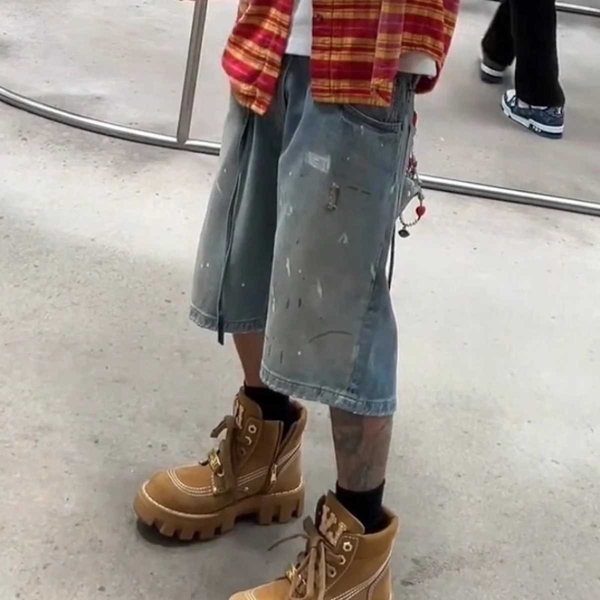 Streetwear New Summer Ink Splashed Hand-painted Denim Shorts Mens Straight Blue Washed Baggy Knee Length Jeans Pants Oversized J250515ZQIW