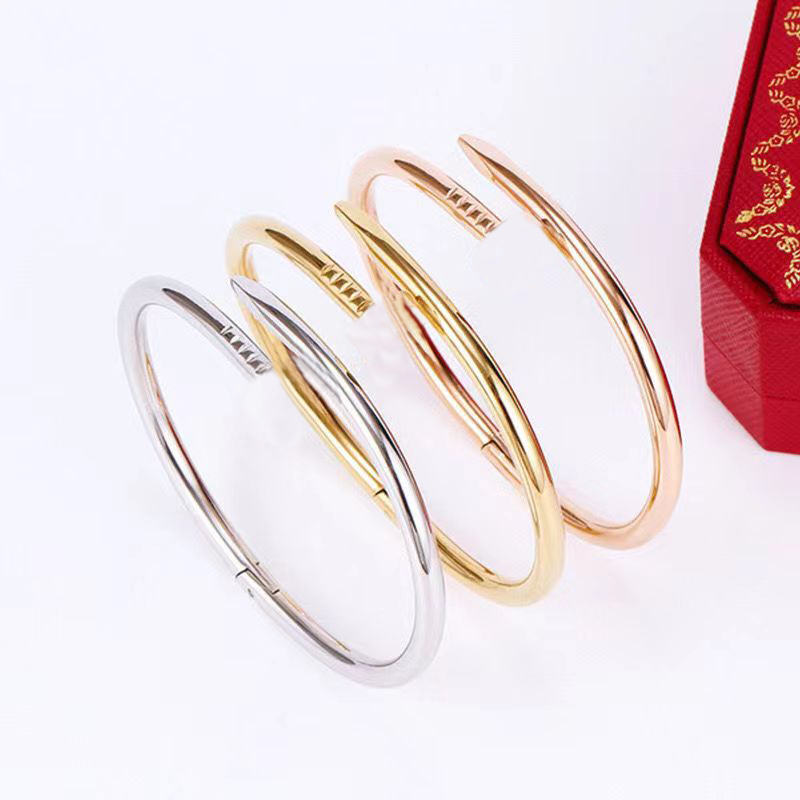 Luxury brand Love Classic Crystal Nail 18k Gold Cuff Bracelet Stainless Steel Jewelry for Women and Men Z260313