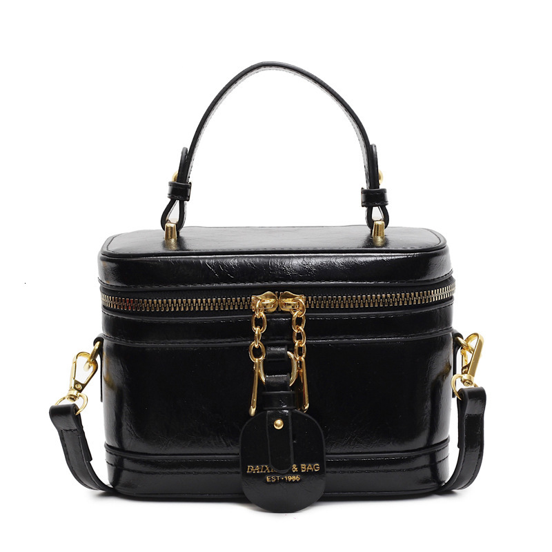 2025 Outdoor Style Free Delivery Designer New Box Trendy Splicing Design Shoulder Fashionable, Simple Versatile Handheld Crossbody Bag For Women