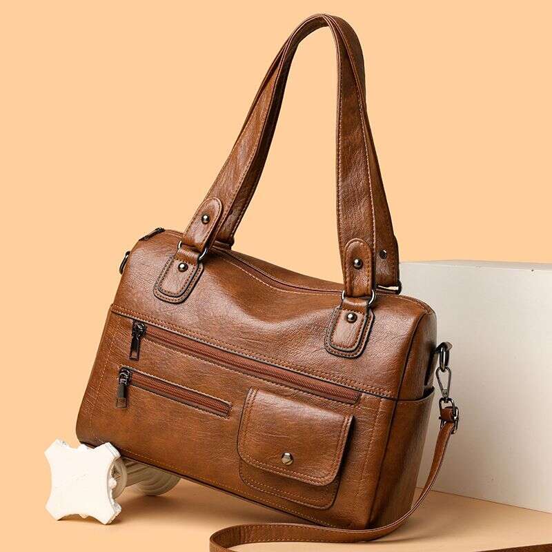 New bag for autumn and winter 2025 large capacity A4 handbag fashionable temperament tote style stylish shoulder bag high aesthetic value