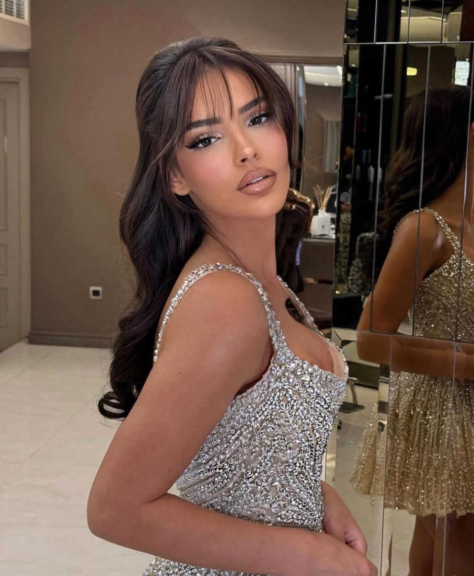 Sexy Spaghetti Strap Prom Dresses Sparkly Sequined Rhinestones Evening Dress Customized Above Knee Mini Cocktail Gown