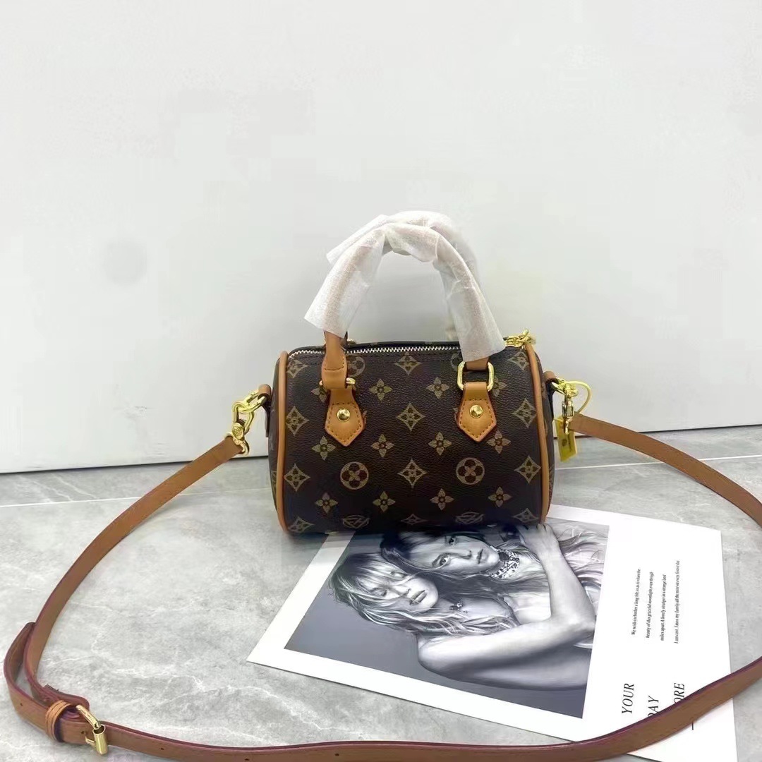 Pillow bag this year popular mini small bag cross body foreign gas texture Boston bag 2025s hot