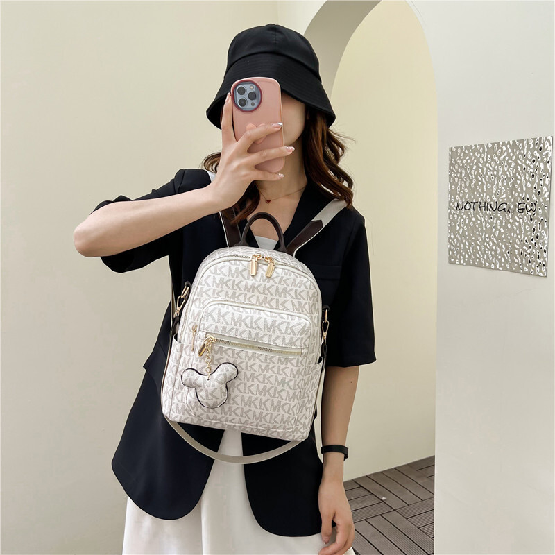 25S NEW Designer Backpack Women S New High End Feel Bag Women S Fashionable Versatile Casual Simple Backpack Outdoor Storage Bag