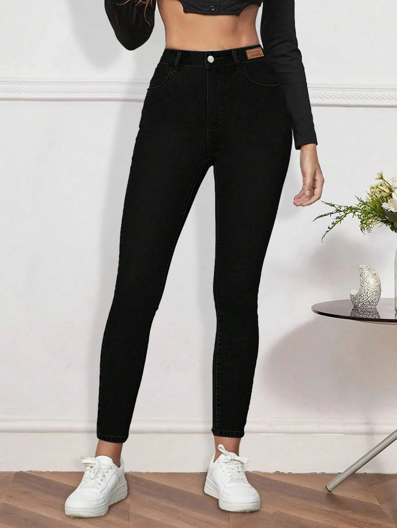 Women SlimFit Black Denim Jeans With Button and Zipper Casual Pockets Stretchy Pants All Season Fashion 250513Z