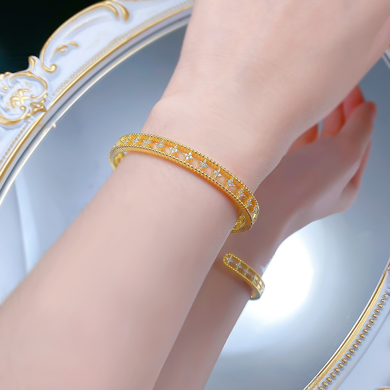 Elegant S925 Silver Four-Leaf Clover Open Cuff Bracelet, Gold-Plated, Chic and High-End Fashion for Women.