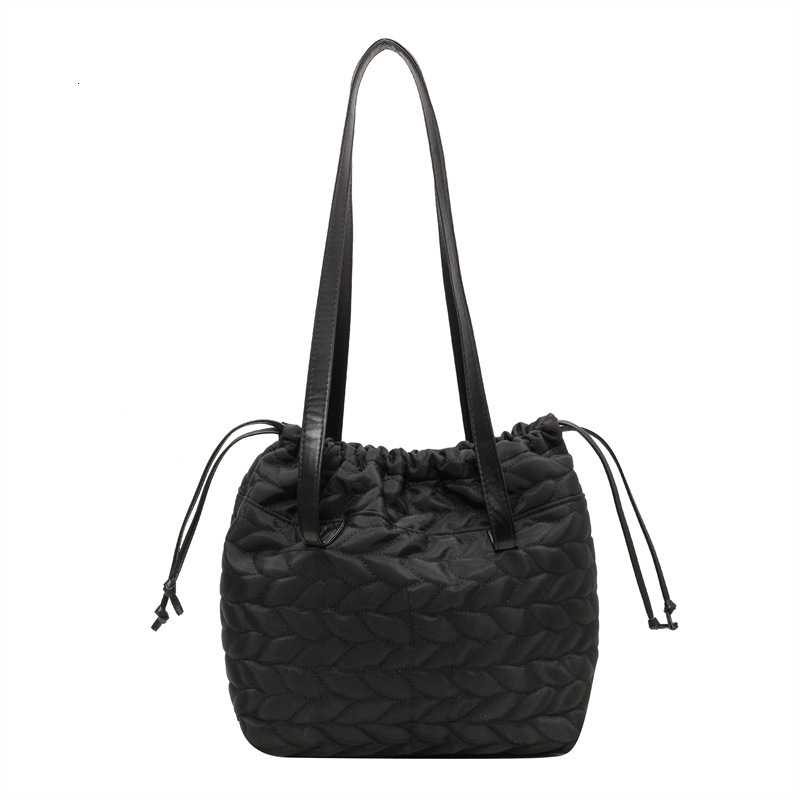 Free Delivery Designer Bag Nylon Cloth For Women Large Capacity 2025 New Autumn And Winter Versatile Shoulder Fabric High End Sensory Communication Fr