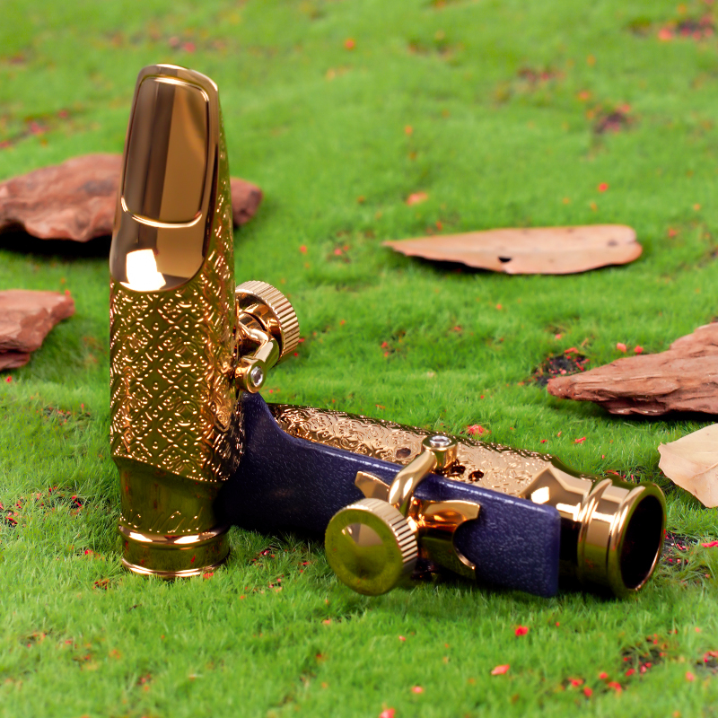 Vintage pure copper saxophone head alto head engraved with the beauty of the art of playing the melody