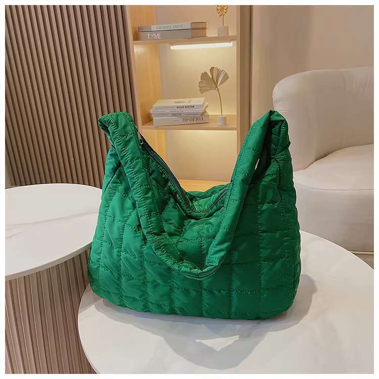 Cloud Quilted Shoulder Bag for Women Soft Puffy Tote Bag Large Capacity Casual Hobo Bag Cozy French Style Handbag for Fall and Winter