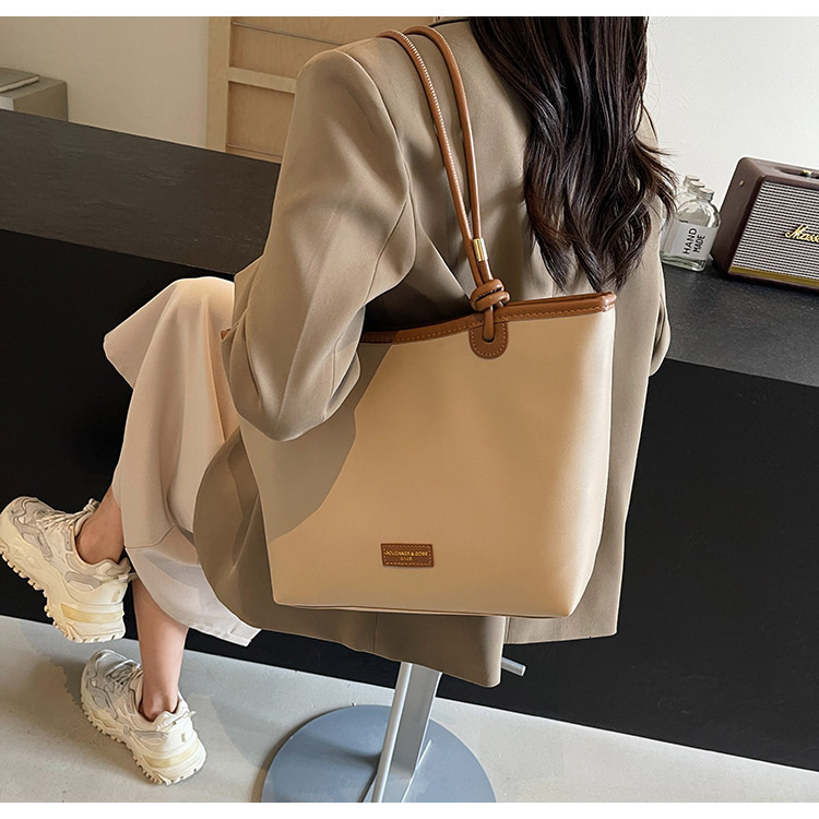 New Simple and trend Fashionable Women s Large Capacity Handbag New leisure Designer Fashion Casual Commuter Bag Lightweight Shoulder Bag