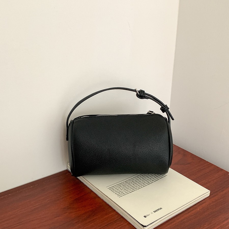 Trendy Casual Accessory by Ladies Designer Brand: Durable Microfiber Leather Tote Envelope Style