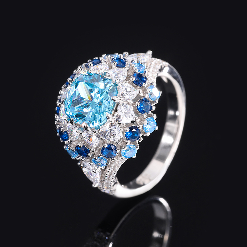 The S925 sterling silver sky blue 8*8 high-carbon diamond women's ring fashionable, individual and beautiful candy-like sweet jewelry ring