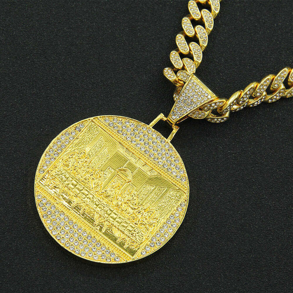 Unisex Punk Hip hop Cuban Link Chain Necklace with Exaggerated Bling Pendant Bold Street wear Jewelry for Men and Women