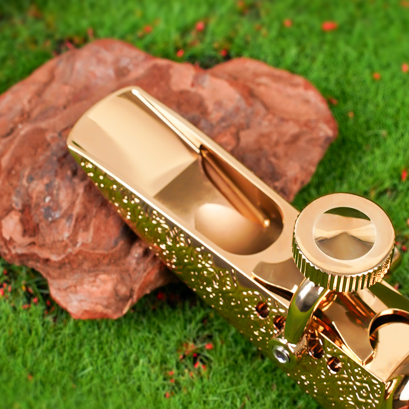 Vintage pure copper saxophone head alto head engraved with the beauty of the art of playing the melody