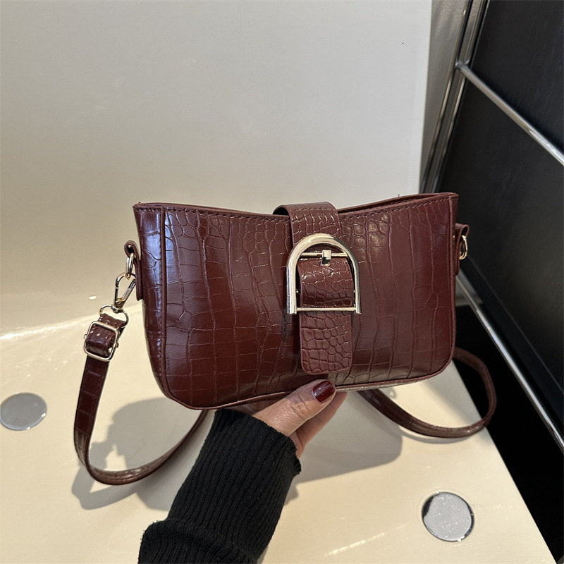 Free Delivery Designer Bag Elegant And Trendy Women's 2025 Winter Trend Single Shoulder Armpit French Hand Held Diagonal Cross Small Square Luxur