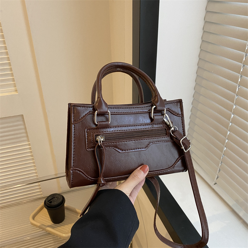 Free Delivery Designer Bag Hand For Women In Winter 2025 New Trendy Fashionable Motorcycle With A Niche And Versatile Texture Instagram Single Shoulde