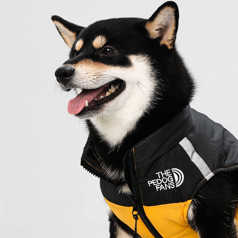 Dog Winter Coat with Leash D-ring, Dog Jacket Clothes with Zipper on Chest, Waterproof Windproof Warm Vest, Reflective Cold Weather Coats, for Small M