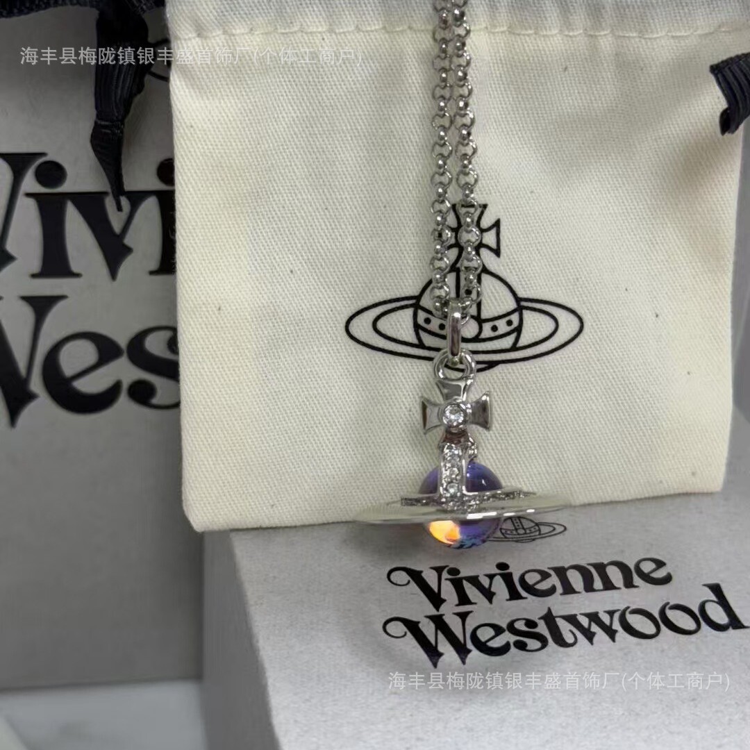 Designer Vivienes Westwoods 2024 New Empress Dowager Saturn Necklace Womens Light Luxury Design Advanced Planet Neck Chain Clavicle