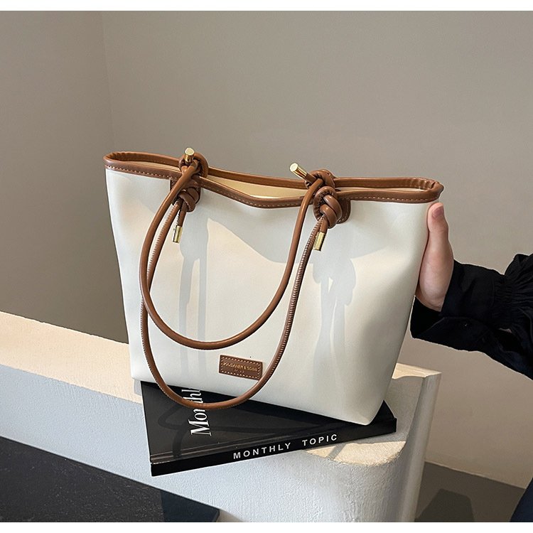 New Simple and trend Fashionable Women s Large Capacity Handbag New leisure Designer Fashion Casual Commuter Bag Lightweight Shoulder Bag